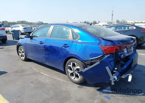 2021 Kia Forte Lxs z USA, uszkodzony, nr VIN 3KPF24AD7ME382389